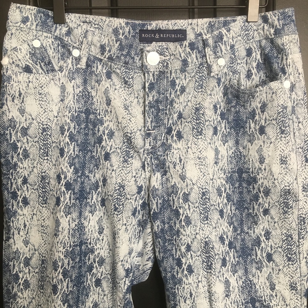 Rock & Republic blue/grey "snakeskin" skinny jean